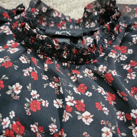 (NWOT) BCX/Size: L/ Red floral longsleeve blouse - Picture 3 of 6